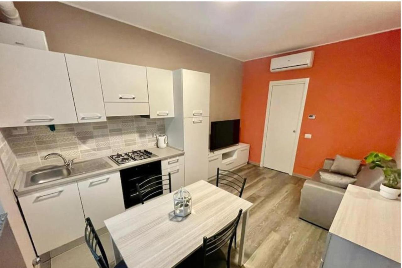 Appartamento In Centro A Milano Con A/C & Wi-Fi Luaran gambar