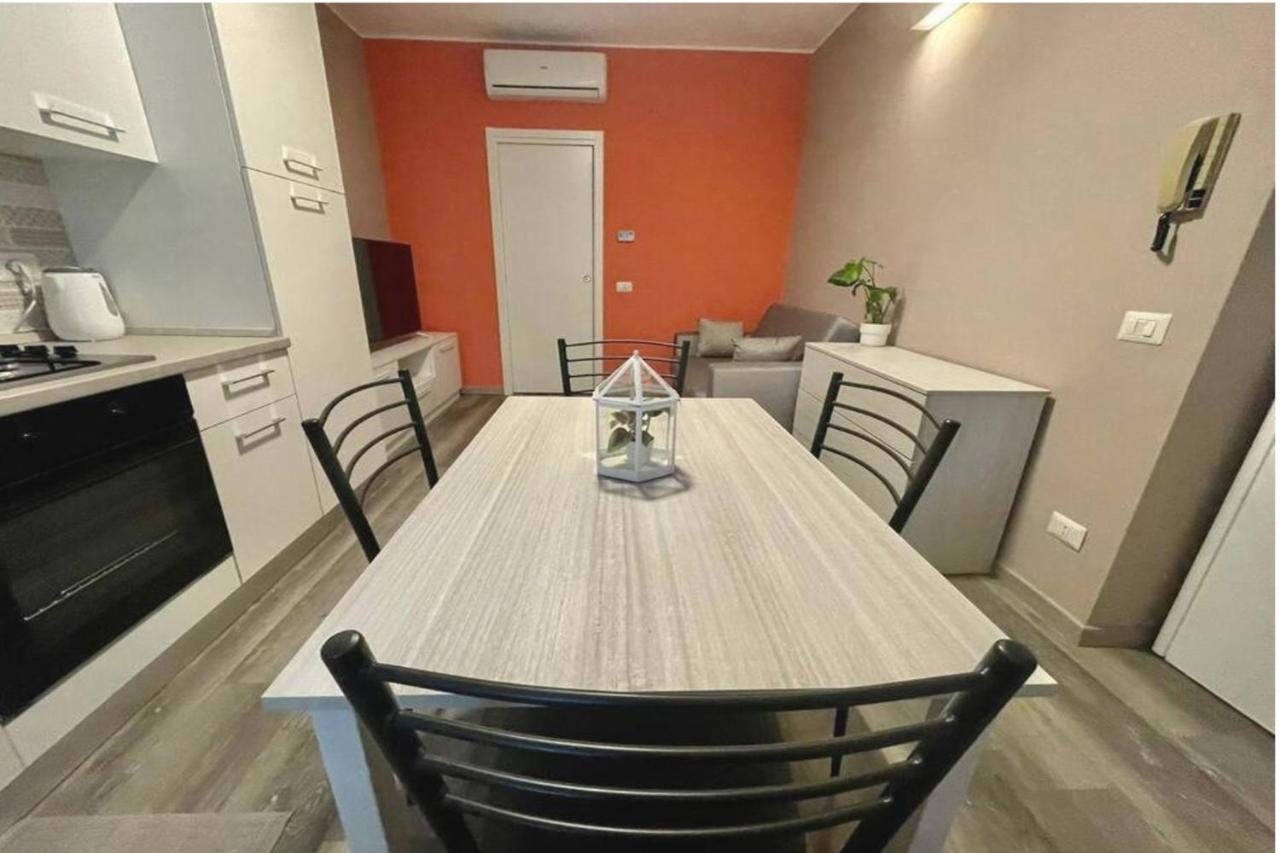 Appartamento In Centro A Milano Con A/C & Wi-Fi Luaran gambar
