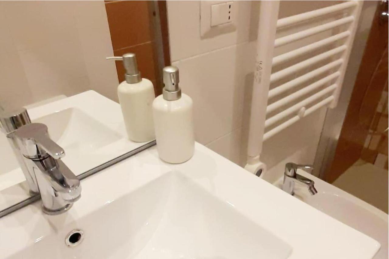 Appartamento In Centro A Milano Con A/C & Wi-Fi Luaran gambar