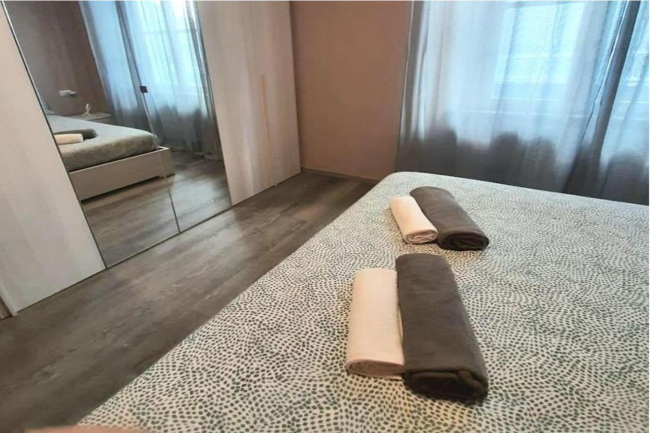 Appartamento In Centro A Milano Con A/C & Wi-Fi Luaran gambar
